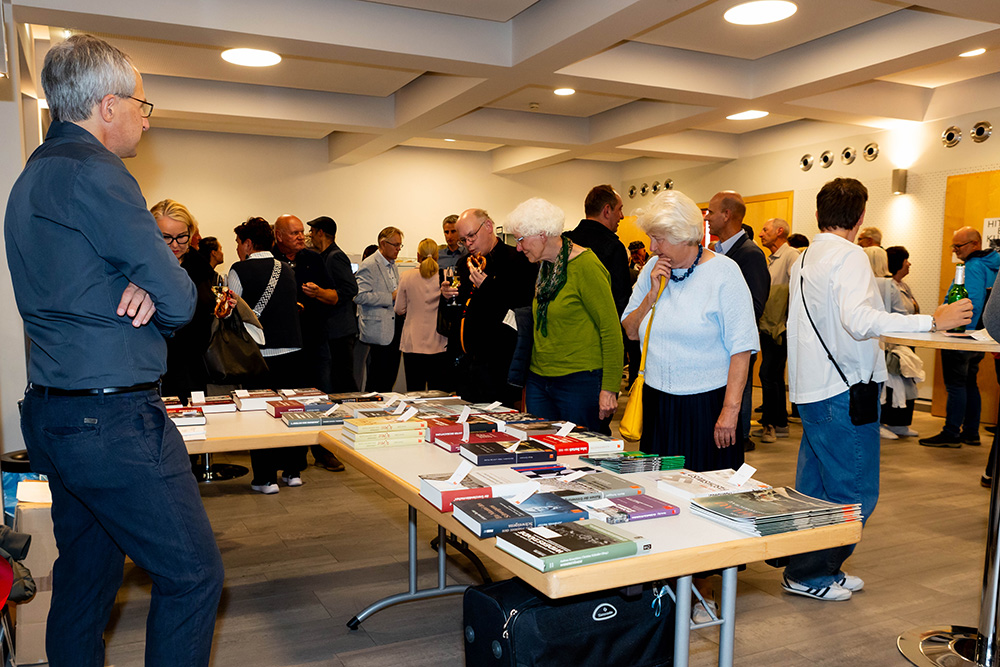Der renommierte Böhlau-Verlag war zum ersten Mal in Braunau mit einem eigenen Büchertisch vertreten.  Foto: VZG/Photogräfin