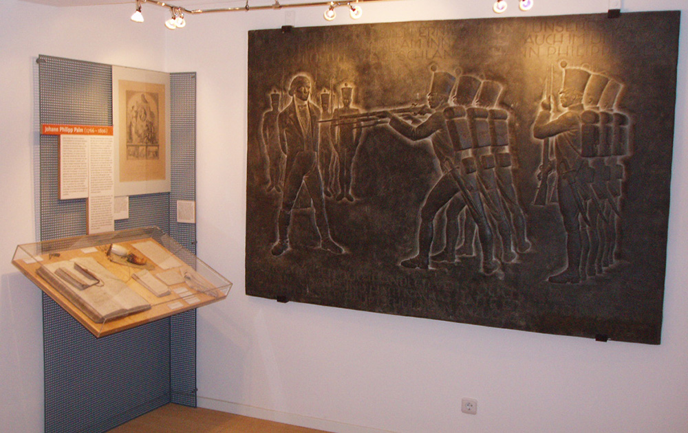 Palm-Ausstellung in der Herzogsburg Braunau.